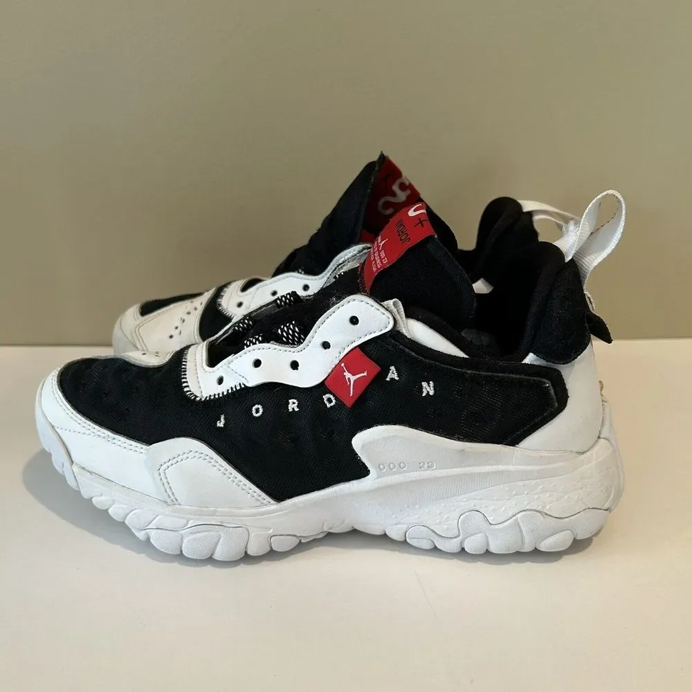 Jordan Delta 2 “Chicago bulls” Size 6.5Y No Laces Or Insoles‎